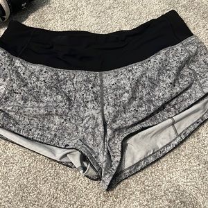 Lululemon shorts size 4